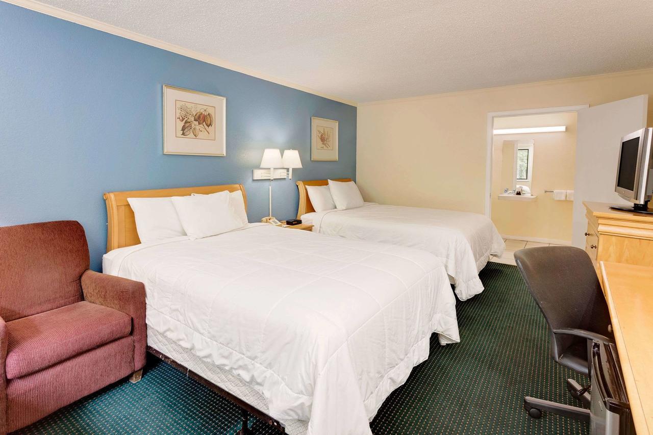 Days Inn By Wyndham Turbeville Shiloh Εξωτερικό φωτογραφία