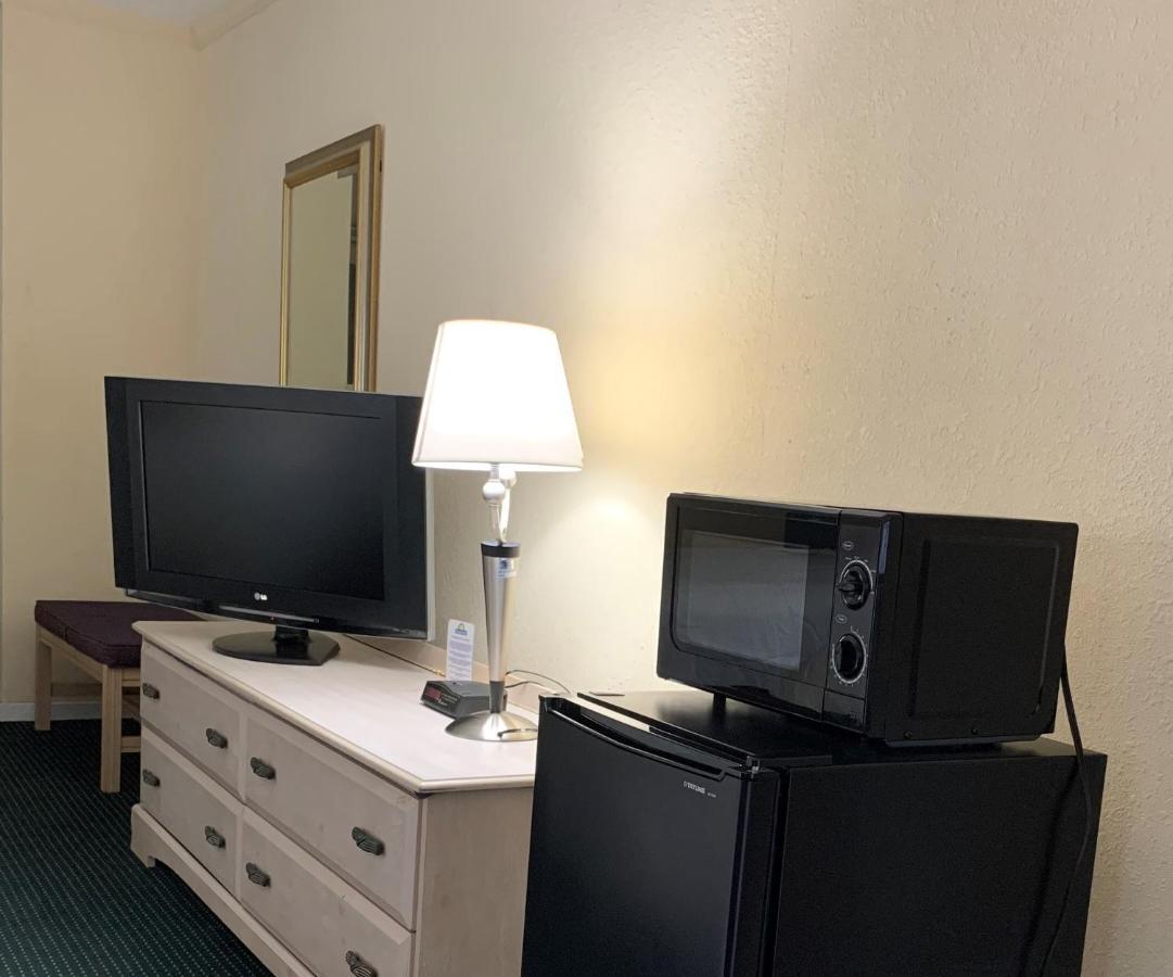 Days Inn By Wyndham Turbeville Shiloh Εξωτερικό φωτογραφία