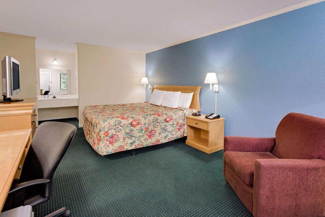 Days Inn By Wyndham Turbeville Shiloh Εξωτερικό φωτογραφία